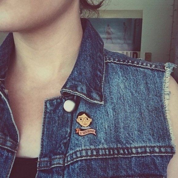 Ruth Bader Ginsburg RBG "I Dissent" Feminist Pin - Picture 6 of 8